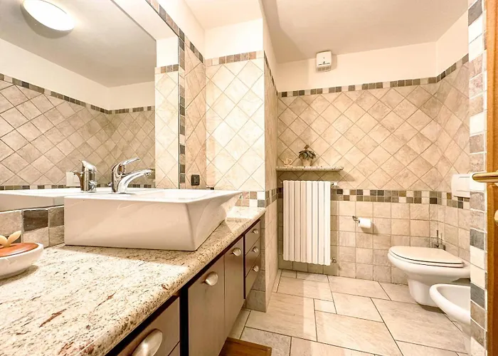 Sacro Monte Διαμέρισμα *